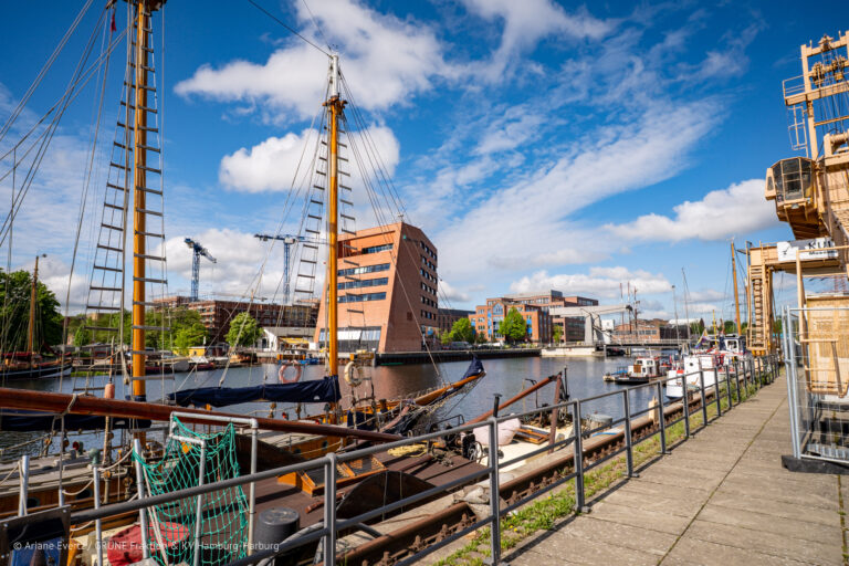 Das Niu Quay Hotel im Hafen wird plötzlich dauerhaft ausgebucht – für ukrainische Geflüchtete